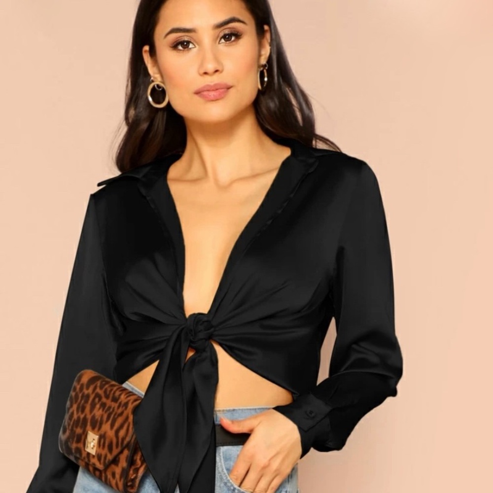 SHEIN Collared Tie Front Top